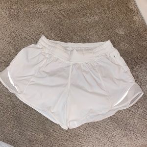 LULULEMON WHITE SHORTS SIZE 6